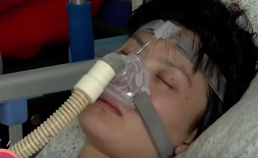 2017年女孩生命仅剩几小时，父亲含泪请求母亲相见，母亲：没必要