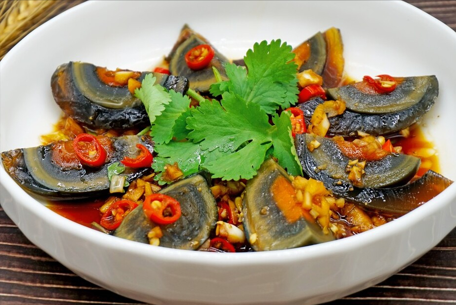 凉拌皮蛋，调料是关键，切记多放3味料，不腥不发涩，鲜美好吃