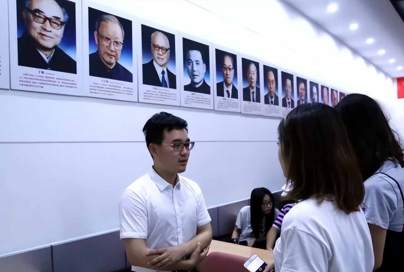 北大的“四大疯人院”，到底有多牛？很多被熟知的鬼才就出自这里