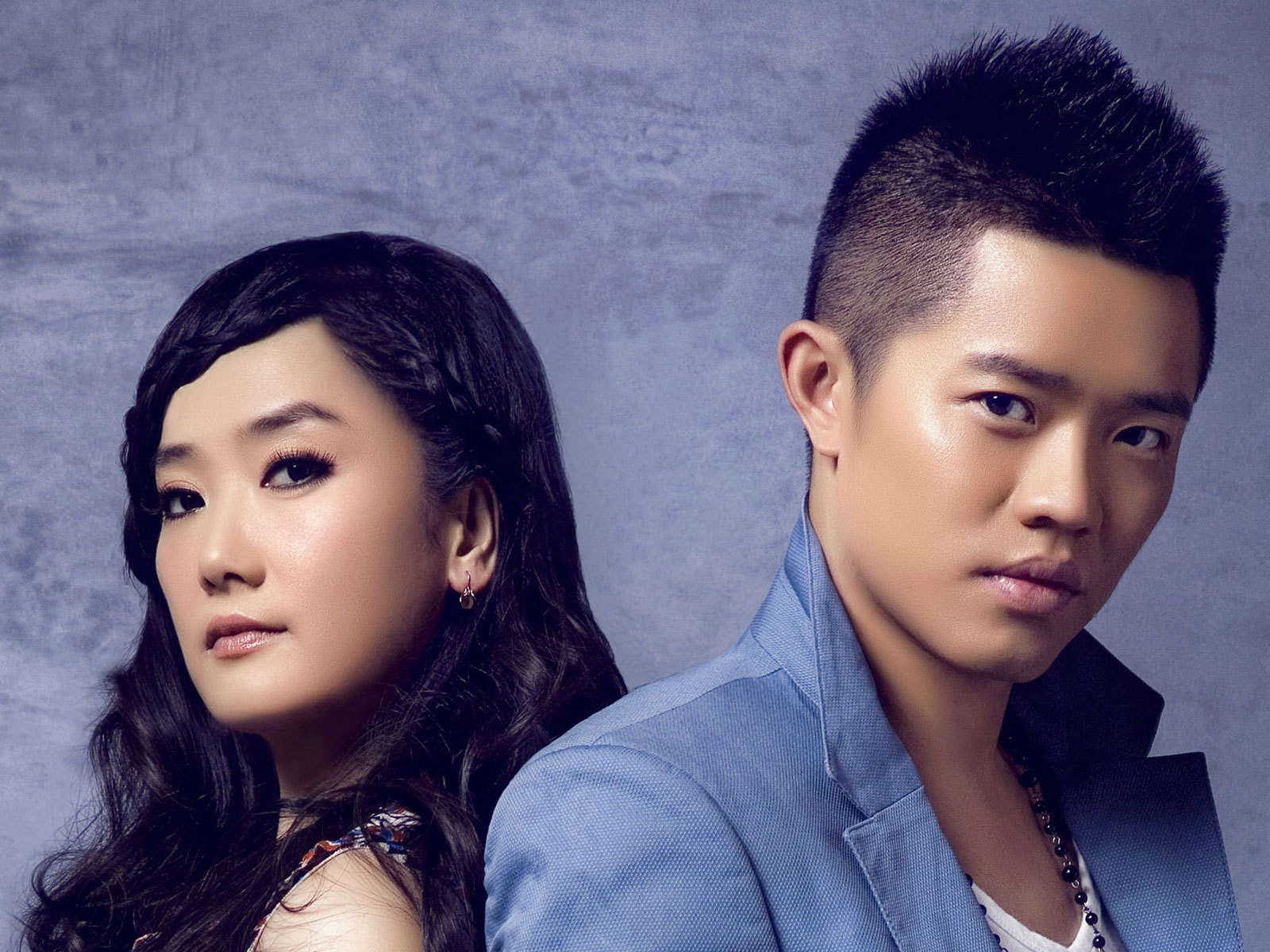 传奇歌手组合默契搭档23年,如今一个年入千万,一个负债累累?