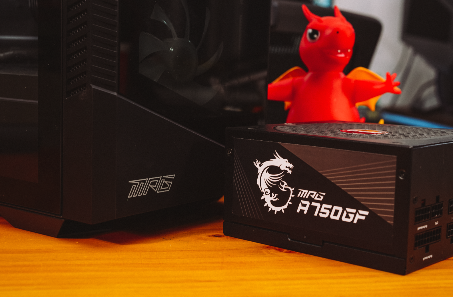找亮点！2000元水冷散热器微星战神S360究竟强在哪？