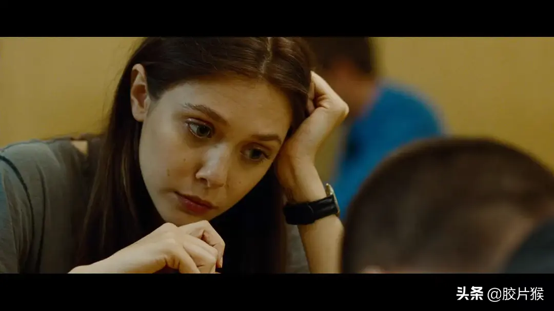 “绯红女巫”伊丽莎白奥尔森的魅力，可不止暴打奇异博士和光照会