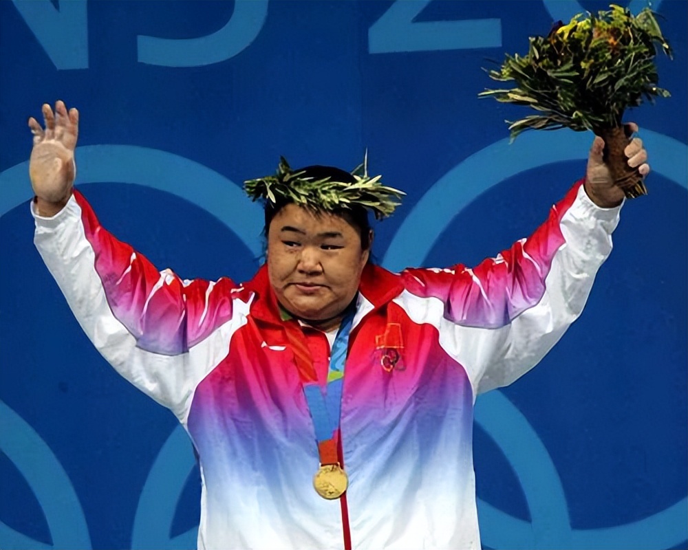 瞬间运动员("力拔山兮气盖世",盘点奥运史上最经典5个举重夺冠瞬间)