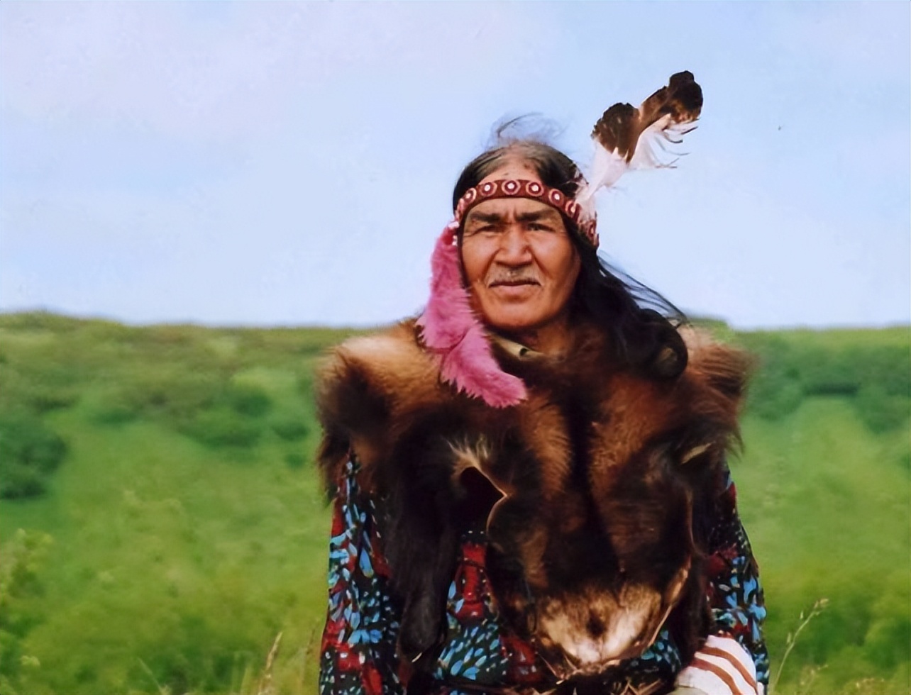 他们常常从南方的中国贩运物资给北亚的渔猎民族,所以跟库页岛北部