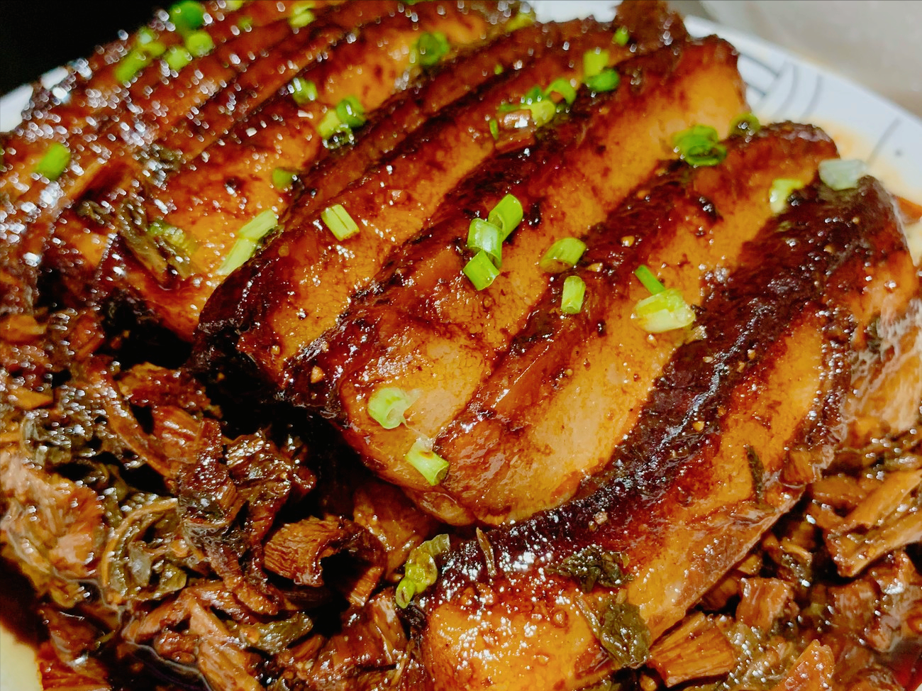 梅菜扣肉的正宗做法，软烂入味不油腻，年夜饭露两手，撑得住场面