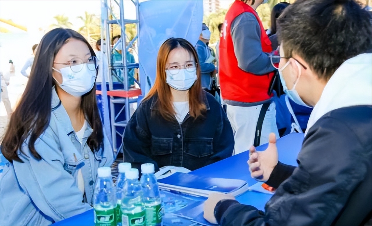 毕业后才明白，民办大学和公立大专差别大，学生家长报考需要谨慎