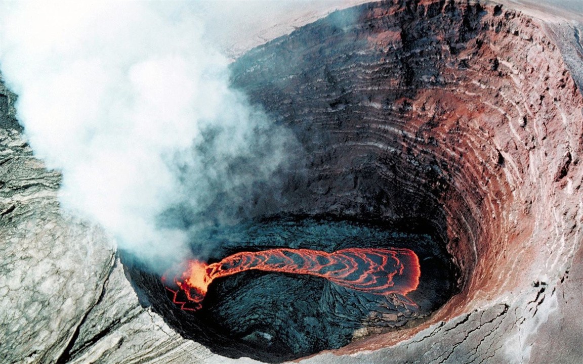 乌兰哈达火山是活火山(中国境内的十大火山，很多人其实就住在“超级火山”旁边)