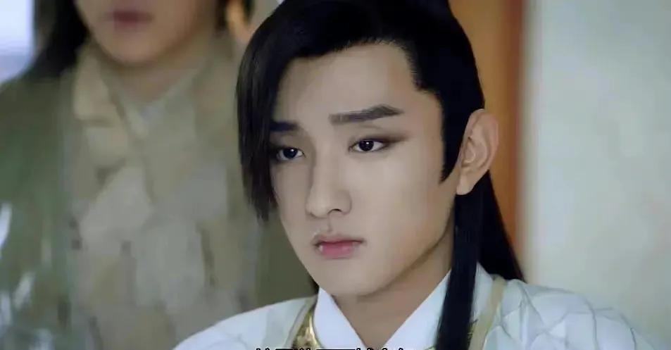 古装丑男？不，现代美男