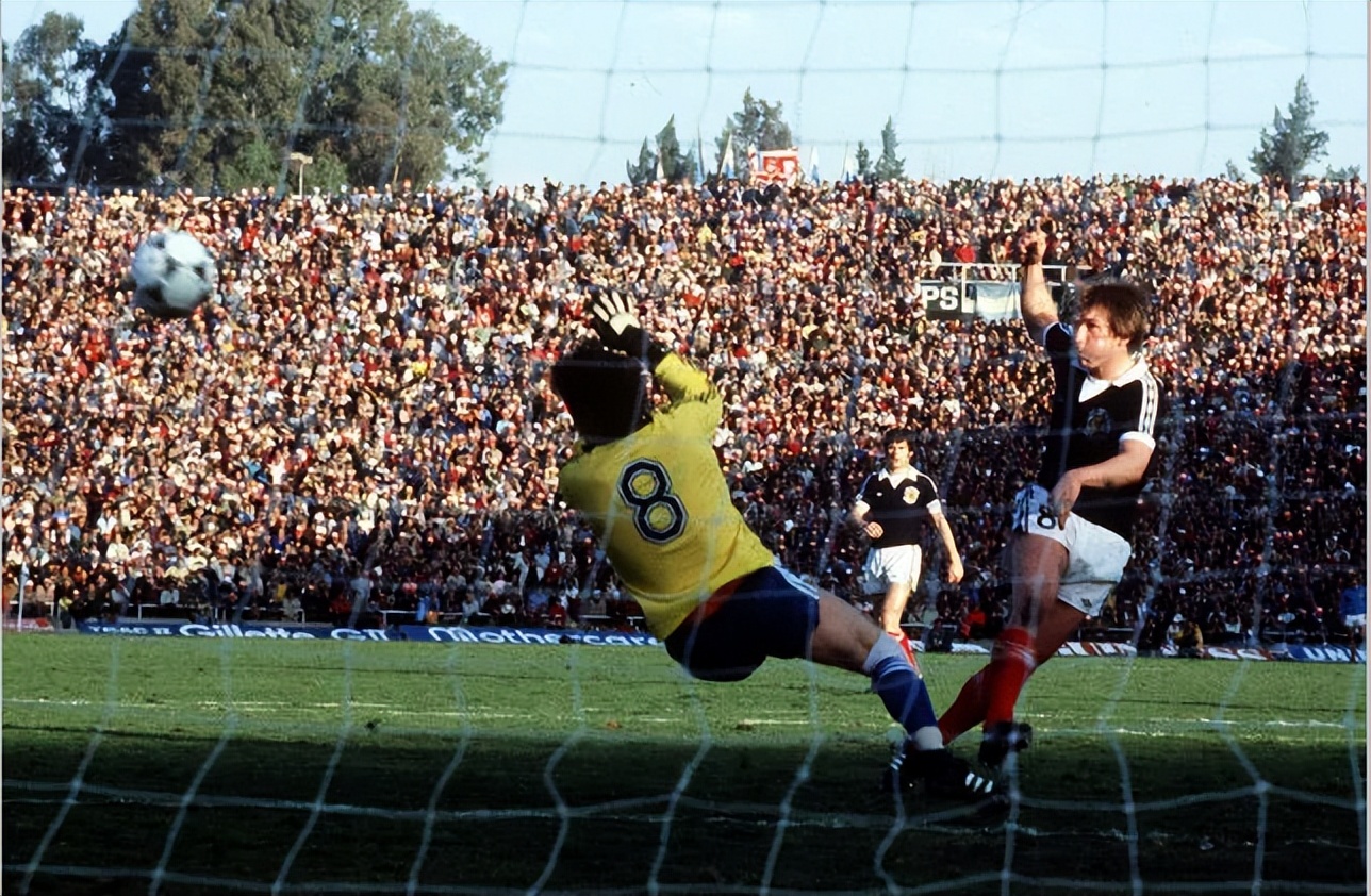 世界杯殿堂进球（梅西双炮响、Ｃ罗三连发、魔笛行运一条龙，世界杯22大经典小组赛）