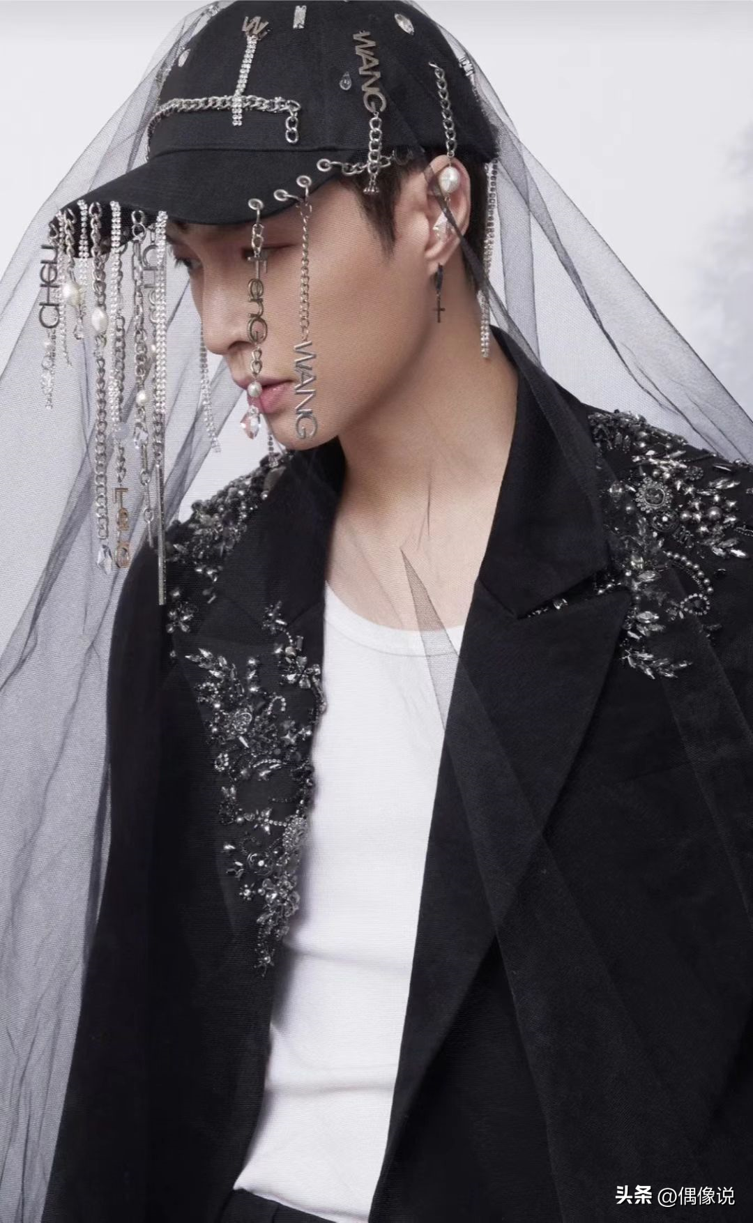 exo成员资料简介12人鹿晗老爸个人资料