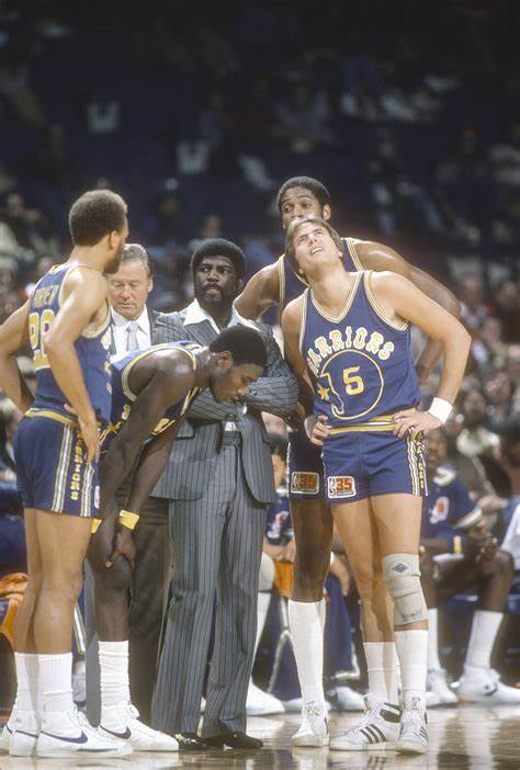 nba勇士出过哪些名宿（勇士队史控卫名宿：3个名人堂，2个助攻王，1人为勇士奉献一生）