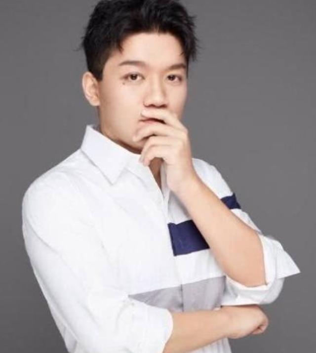 小时候的大眼萌娃,长大后越来越油腻,尤浩然究竟经历了什么