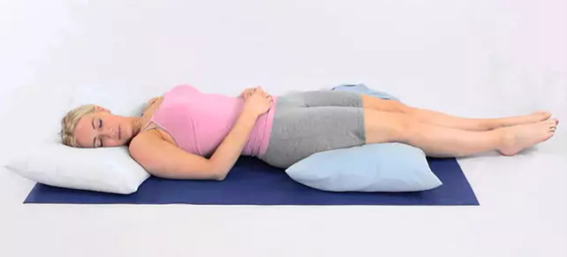 左侧卧睡伤心？右侧卧睡伤肝？睡姿不对，迟早遭罪，看完就明白了