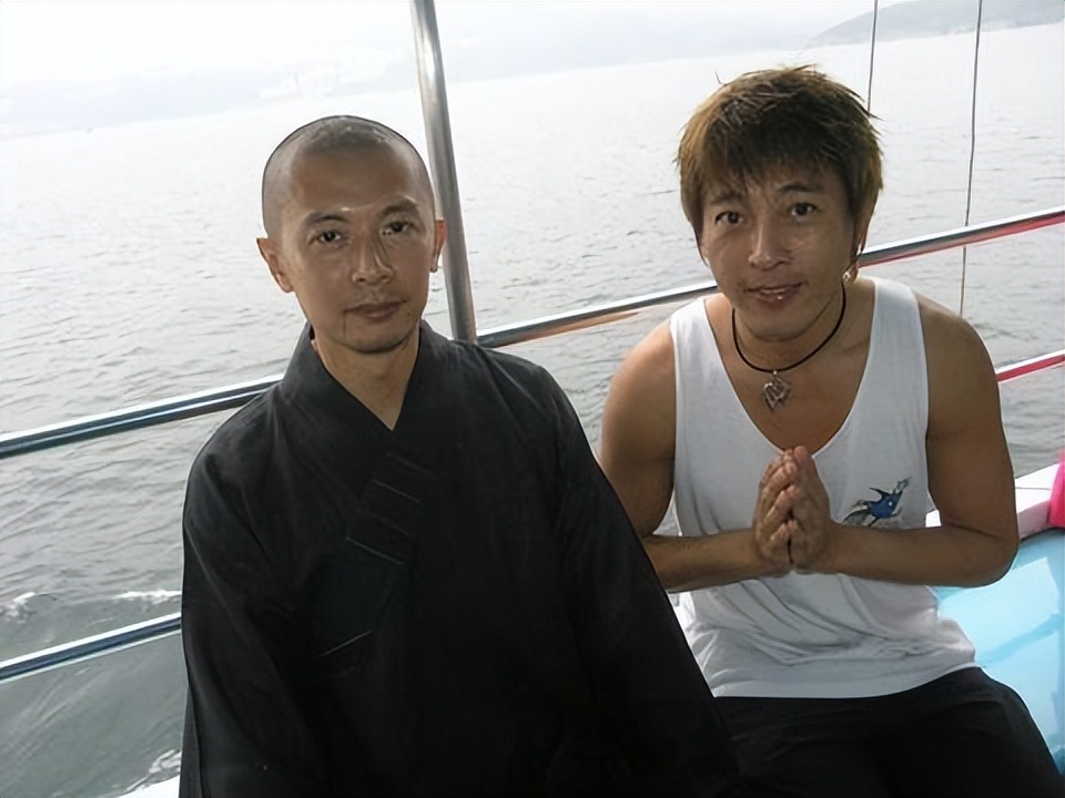 身后事靠朋友，靠救济金度日，这9位港星晚年生活，比你想的凄惨