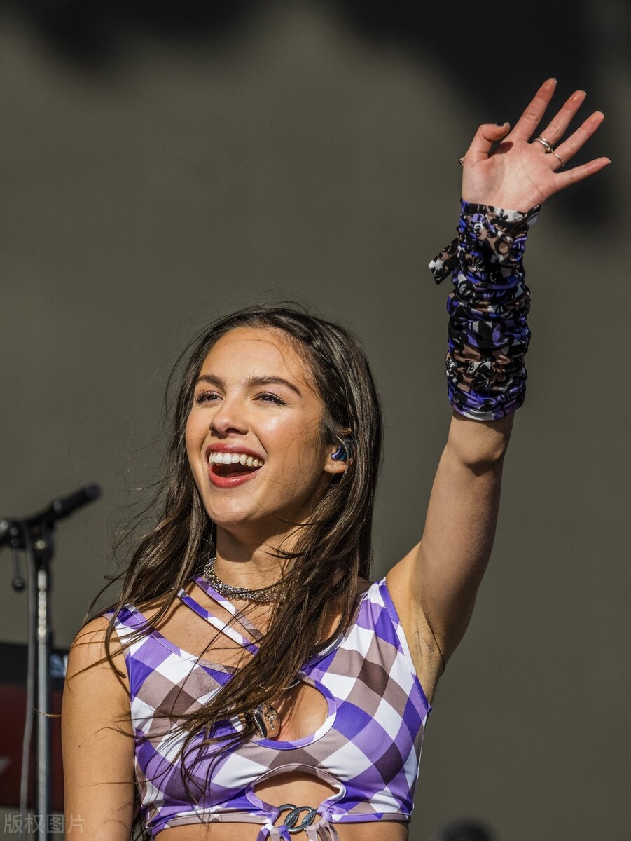 美国歌手唱《Fuck You》献给最高法院大法官