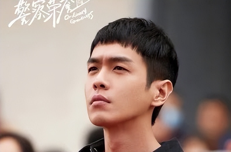 《警察荣誉》：人一辅警，一月两千块钱你想让人把命给你搭上？