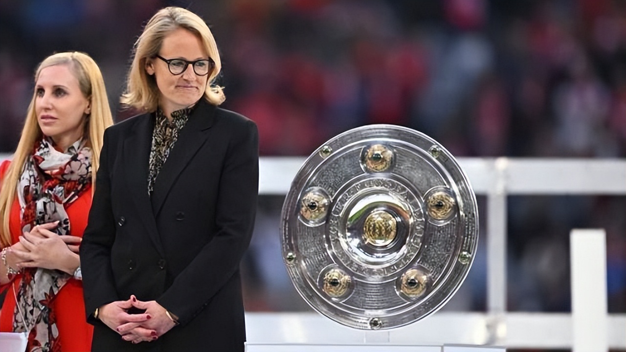 德国足球“第一女士”下台，联赛与国家队同病相怜
