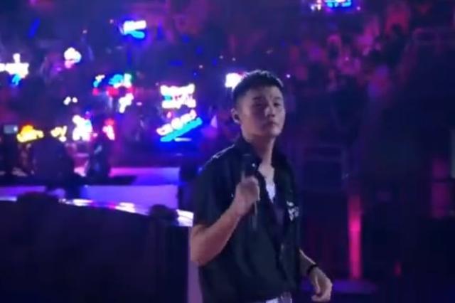 李荣浩正面回应假唱 真实原因耐人寻味，网友：我信了