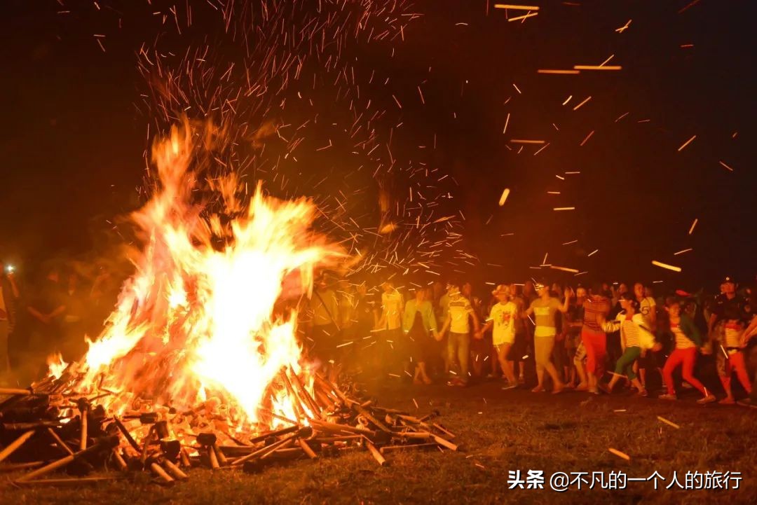 它是中国唯一凉都，空调都是摆设，超过30度有警报