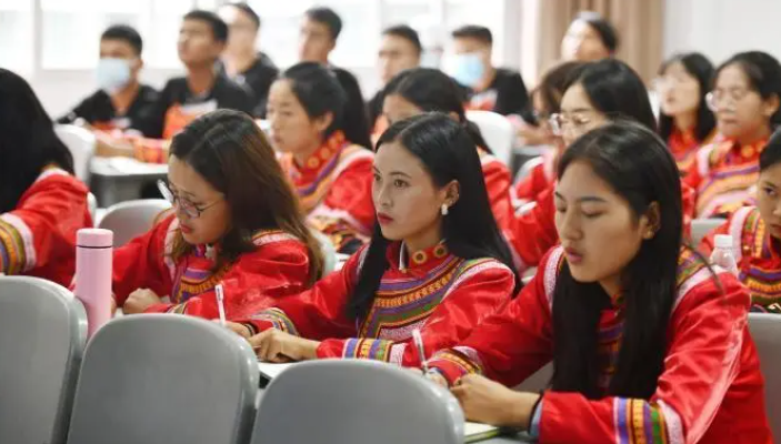 四川多地发通知，大中小学开学时间最终敲定，小学生开始慌了