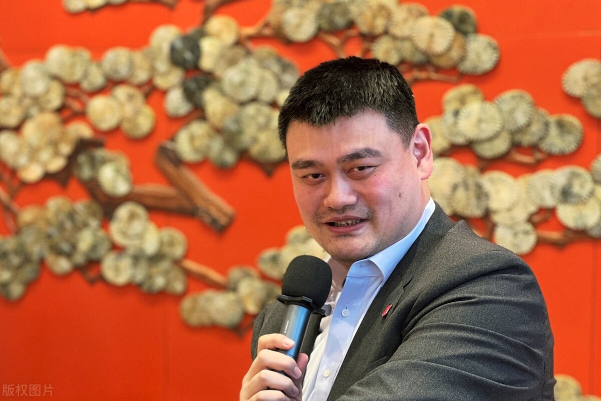 姚明在哪个球队(姚明掌舵篮协，总结国家队与CBA的功与过，失望与希望并存)