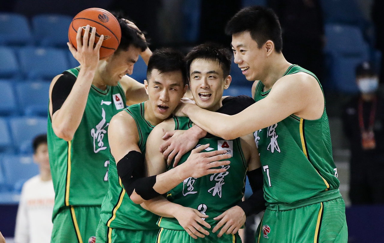 cba全程直播哪里看（CBA遼籃VS北控4大看點，楊鳴率隊沖擊5連勝！CCTV5等5大平臺直播）