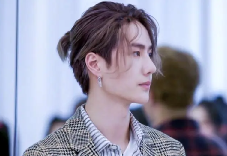 每日问答：王一博街舞常驻嘉宾？杨颖白鹿关系好吗？杨幂魏大勋