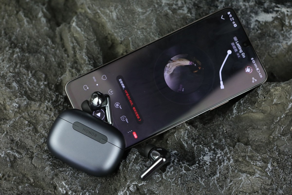 能測溫的耳機你見過嗎？Earbuds 3 Pro智能測溫降噪耳機