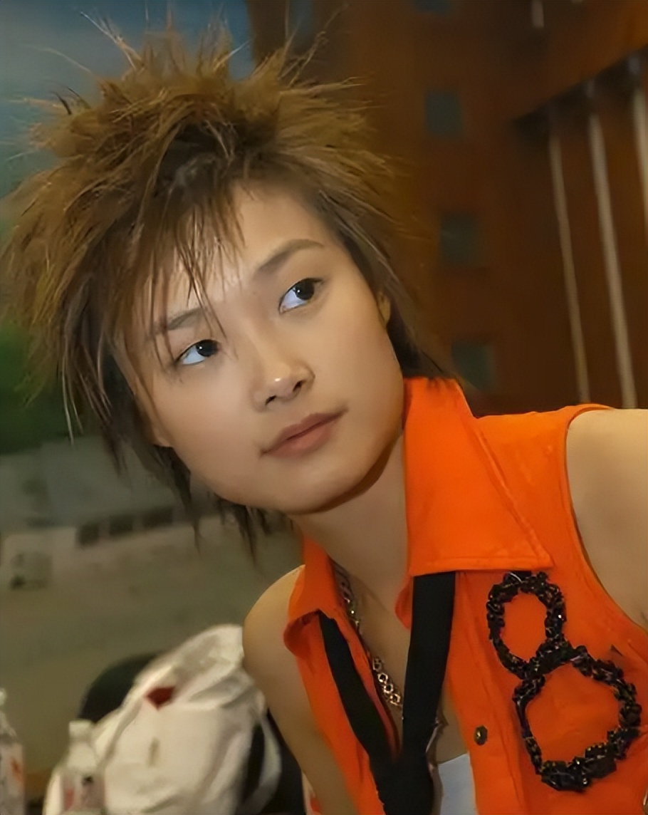 假小子李宇春的黑红往事,今身患不死癌症,她的故事比你想得精彩