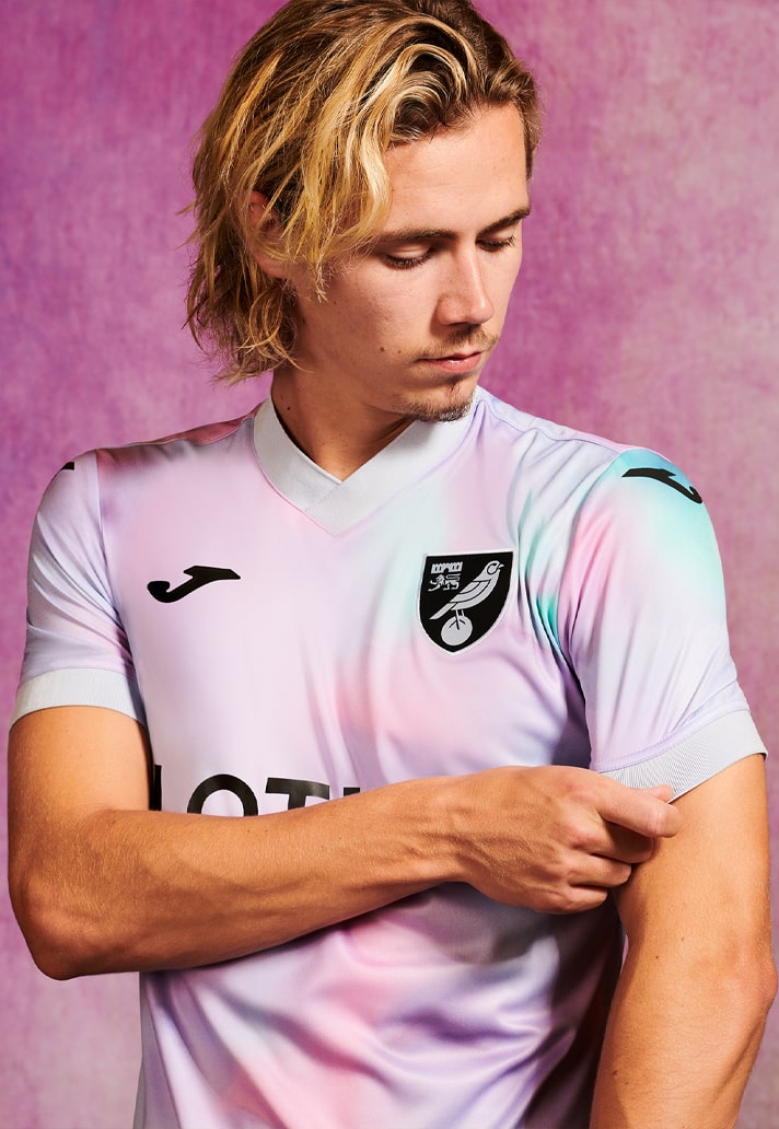 世界上最好的足球队服（本赛季哪支球队的三套球衣设计水平最高？这十大球队走在时尚前沿）