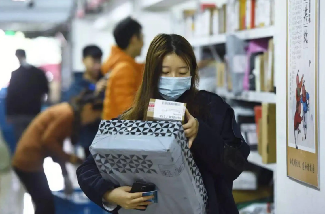 大学生生活费也有档次划分，1500属于啥水平？很多家长都不了解