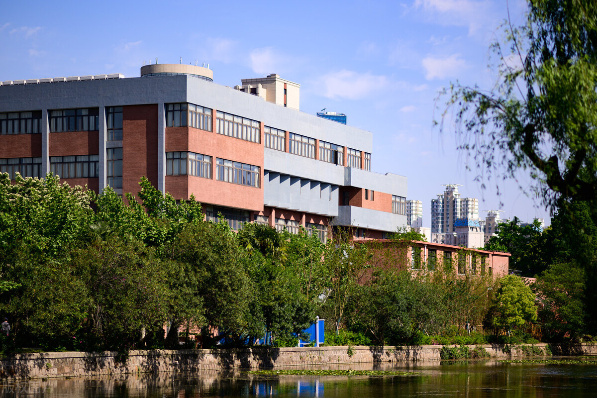 艺术类6大专业招生291人，解读华东师范大学2022年艺考录取政策