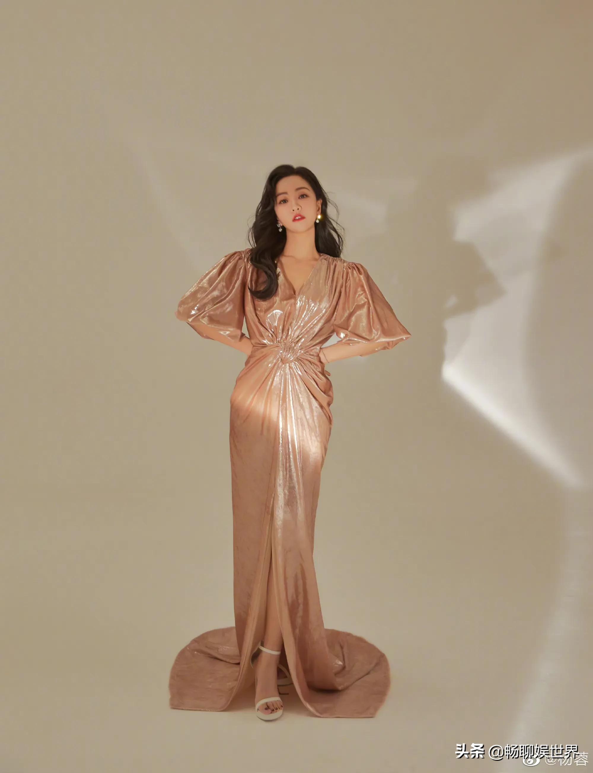 41岁的杨蓉看起来依旧年轻漂亮