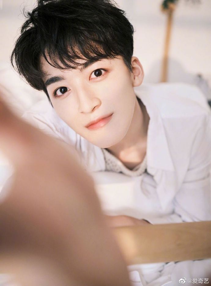 7.17美图：秦岚 任豪 肖战 檀健次 罗云熙 龚俊 张予曦 唐嫣 李易峰 王俊凯