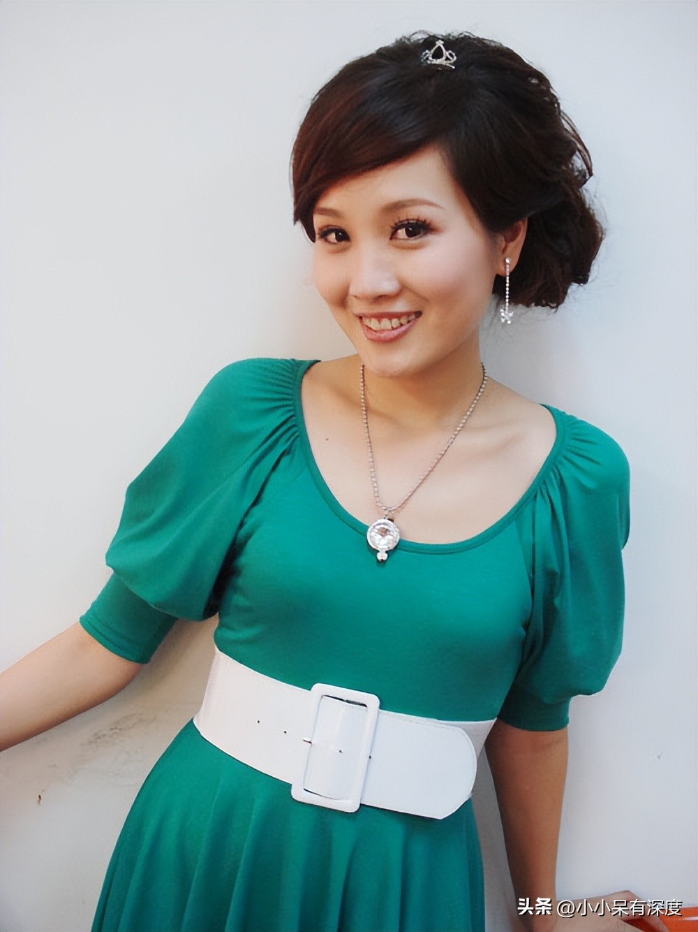 东南卫视主持人 施源源东南卫视主持人-大连之家