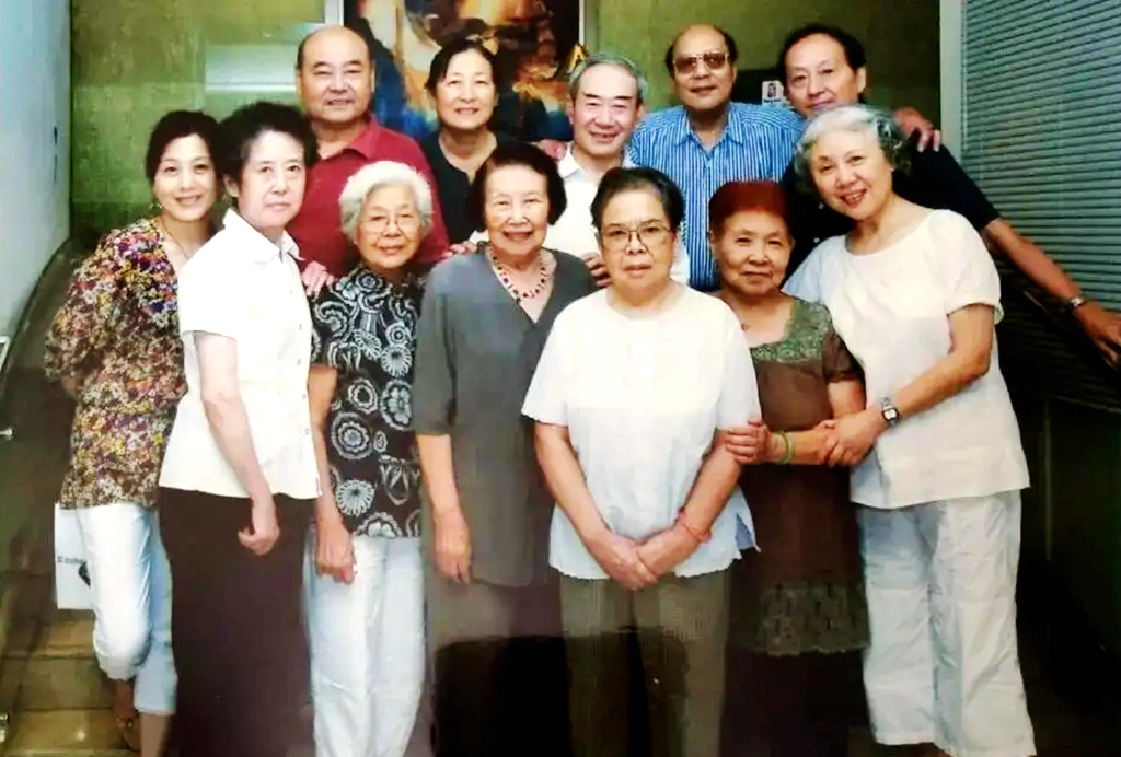 《暴风勇士》《命令027》《魔鬼邻居》《死里逃生》《红颜劫》等