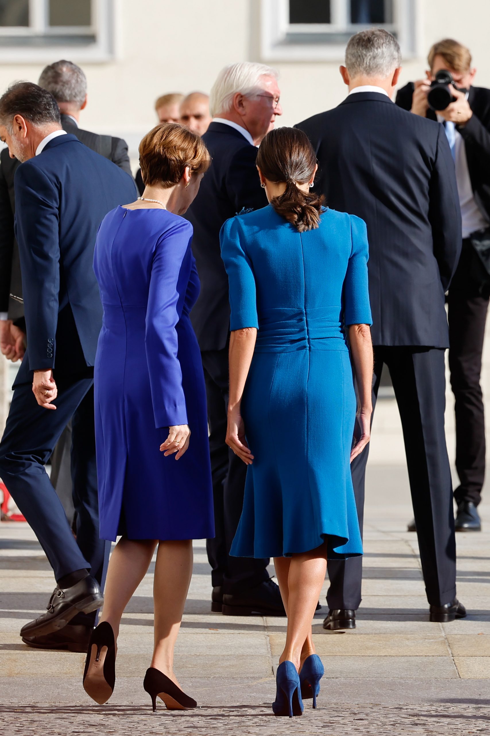 莱后德国行穿搭全记录，衣品和颜值一样飘忽不定，珠宝是最大亮点