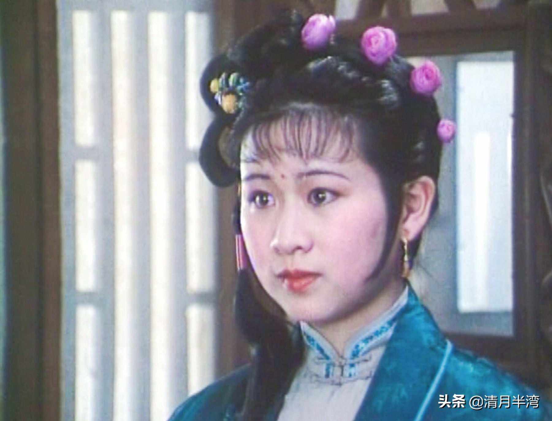 北影版《红楼梦》40位美人集锦，耐看不撞脸，打酱油的都惊鸿一瞥