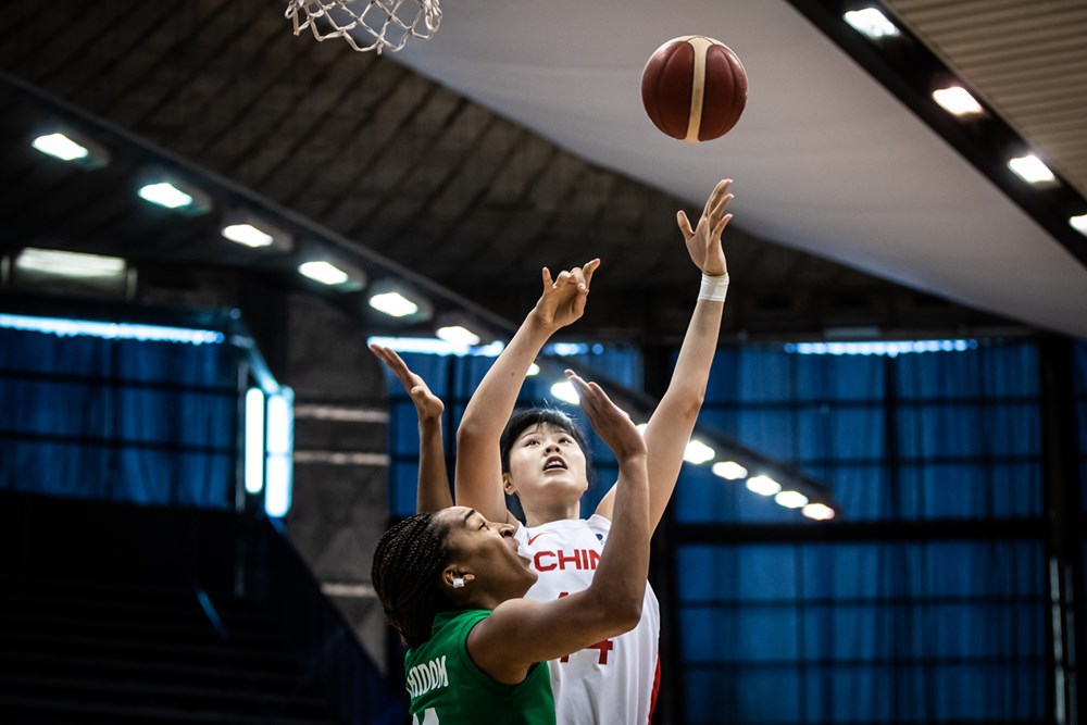 世界杯籃球賽中國與尼日利亞（中國女籃90-76尼日利亞，李夢、李月汝各砍19分，李夢三分神準）