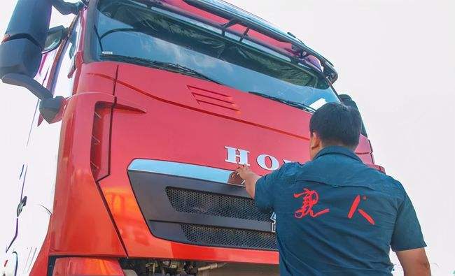 卡车头条：试驾江铃轻卡2.5L车型 蓝牌轻卡新规实施