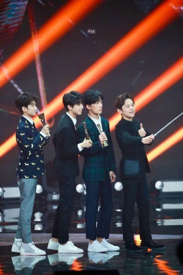 现在的粉丝互撕，都是奔着“要命”去的