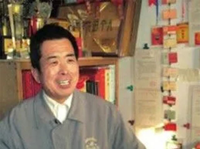 山東農民助学扶老近50年，儿子在厨房结婚洞房，却只觉得亏欠妻子