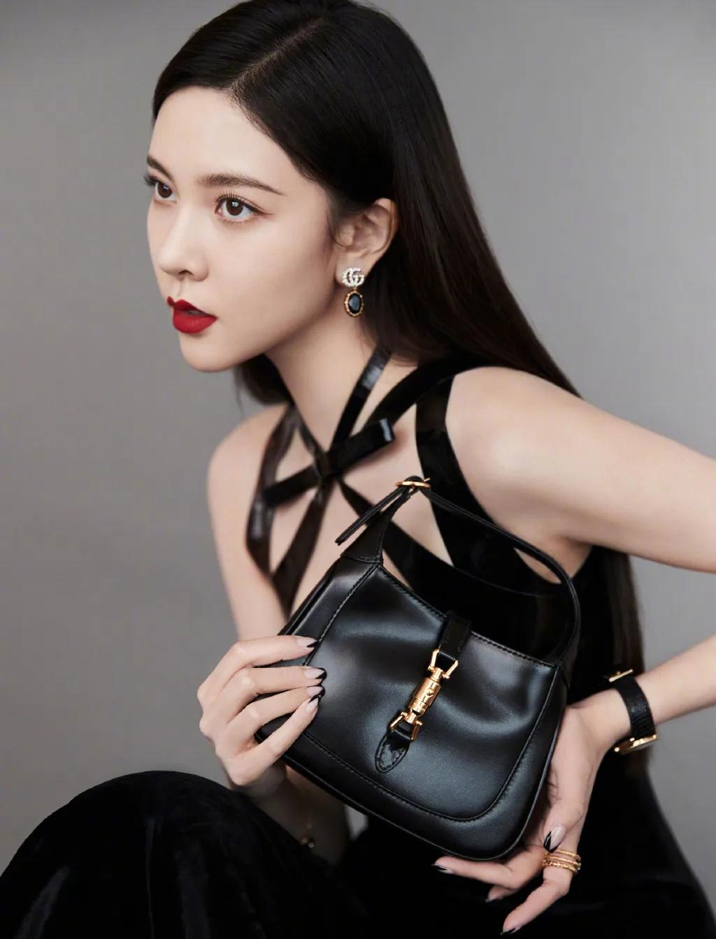 宋妍霏时尚万种