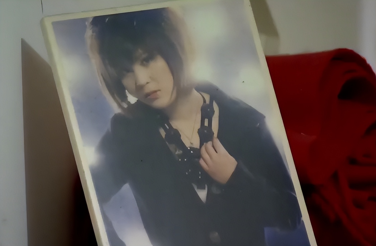 2017年女孩生命仅剩几小时，父亲含泪请求母亲相见，母亲：没必要