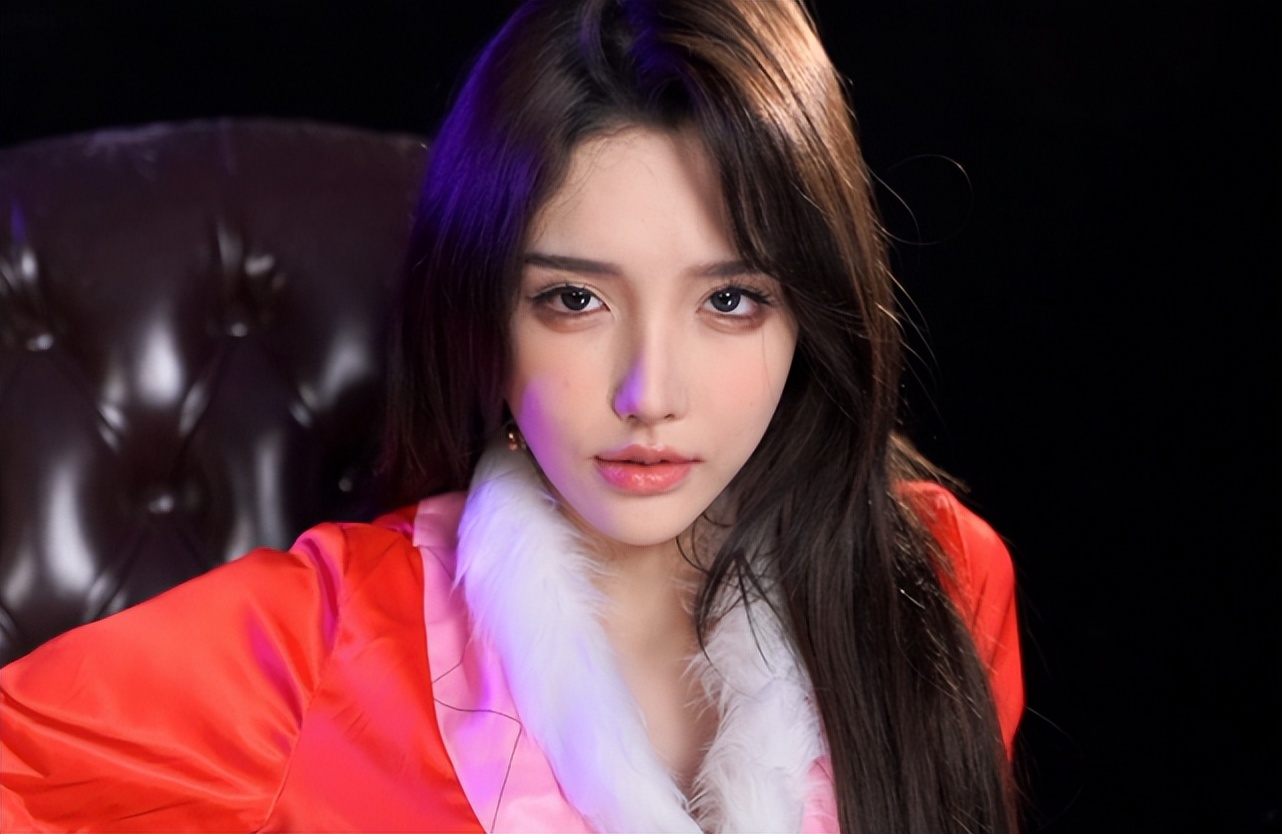 艾比近照曝光,被嘲上嘴唇没了,笑起来露牙龈,网友:换了个头?