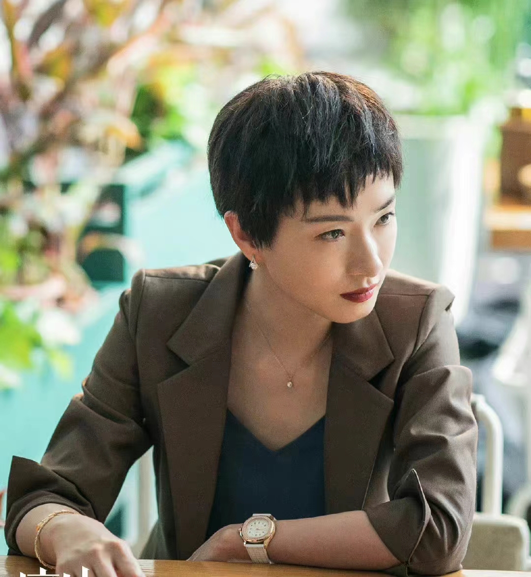 《庭外》：同样演反派，万茜、练练角色对比，差异很明显