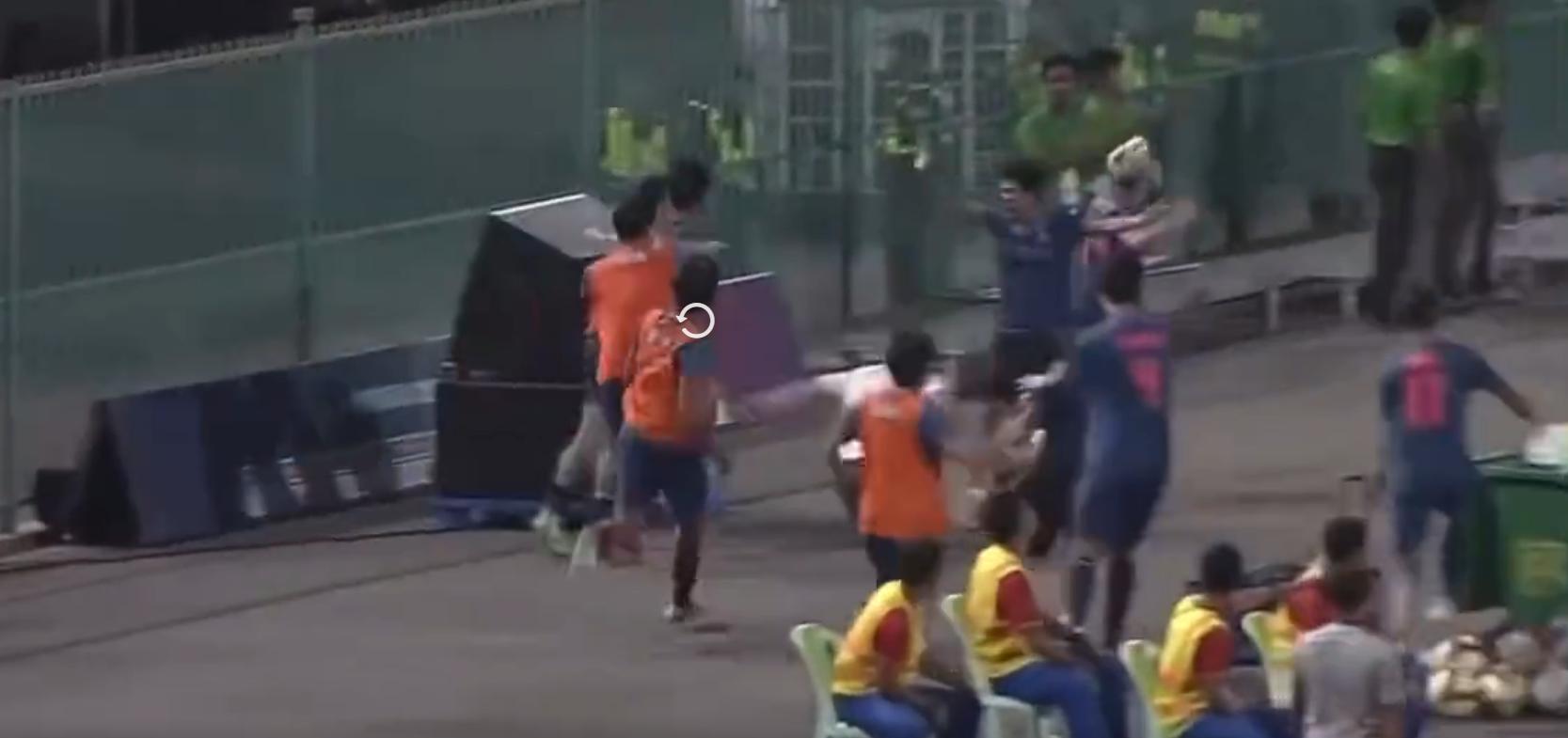 5-2！东南亚足球爆发大规模冲突：印尼队报复性庆祝，出示7张红牌
