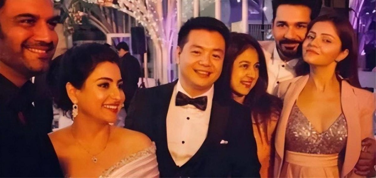 中国厨师小伙苦追印度女星，9年的坚持，终于抱得美人归