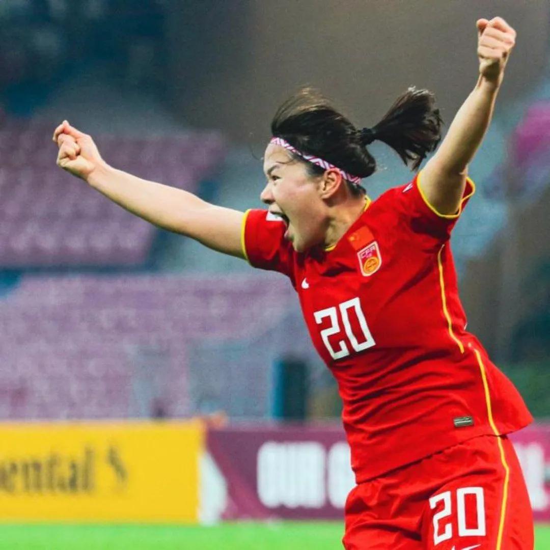 只此昂扬 贺中国女足夺冠凯旋归来