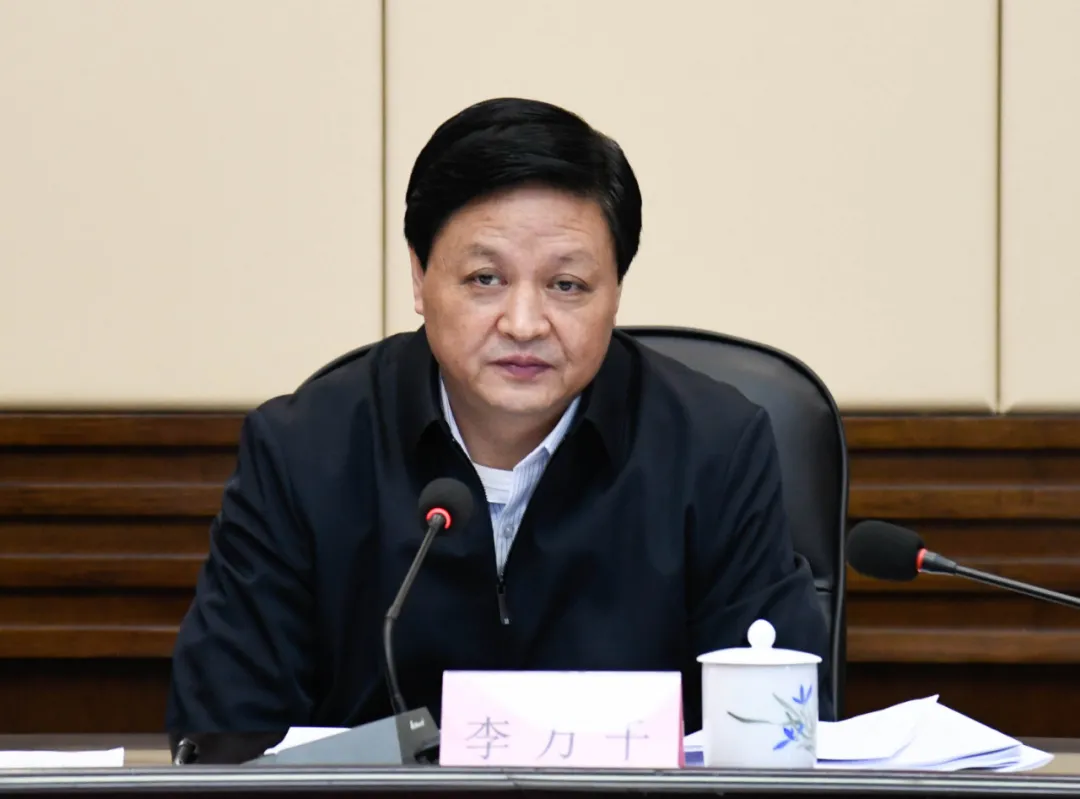 市六屆人大常委會第2次主任會議舉行